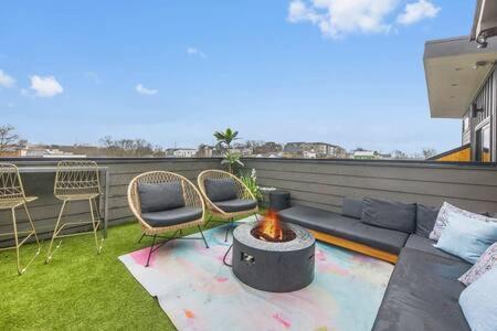 The Jolene - 10 Beds And Cozy Rooftop W Fire Pit 纳什维尔 外观 照片